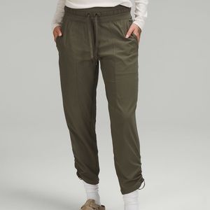 Lululemon Dance Studio Crop